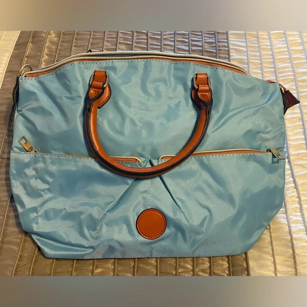Satchel-NEW-Nylon Large Pocket Two front functional zippered pockets. Aqua Blue